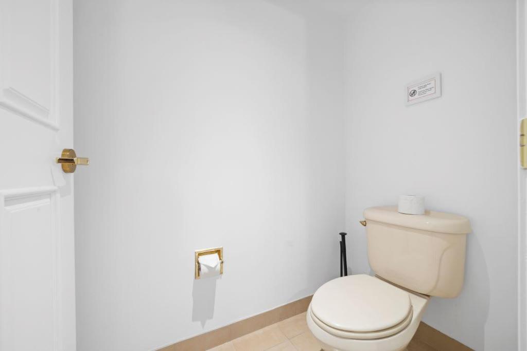 Apartment Stylish 2br 3ba Cozysuites On The Boardwalk *