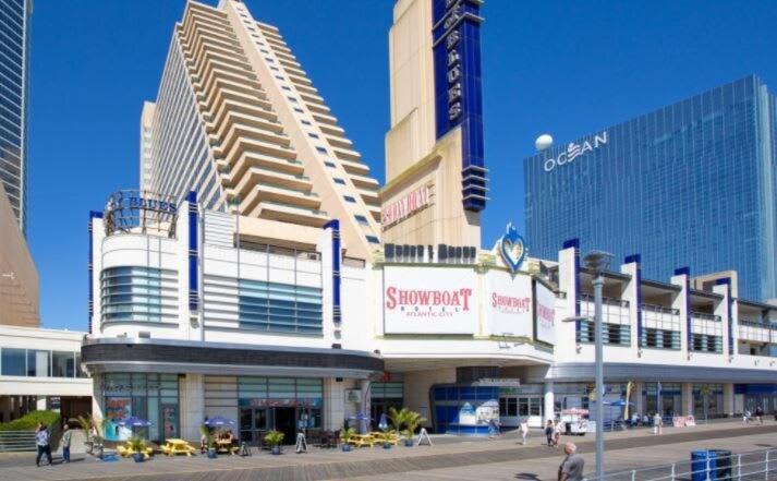 Stylish 2br 3ba Cozysuites On The Boardwalk Apartment Atlantic City