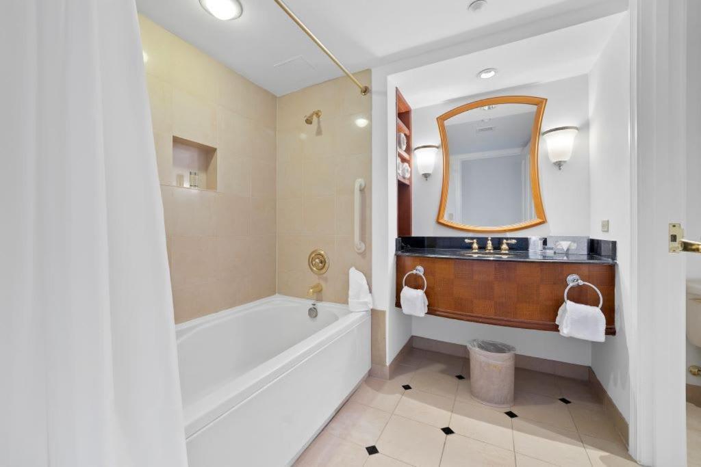 Stylish 2br 3ba Cozysuites On The Boardwalk Apartment *