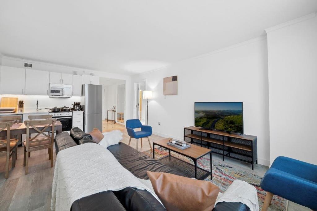 Stylish 2br 3ba Cozysuites On The Boardwalk *